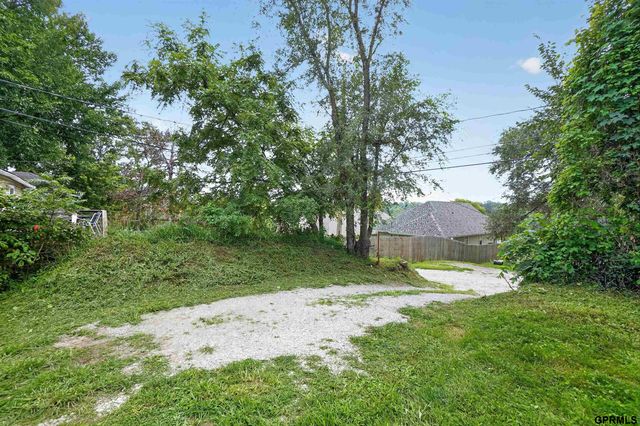 4215 Grant Street, Omaha, NE 68111