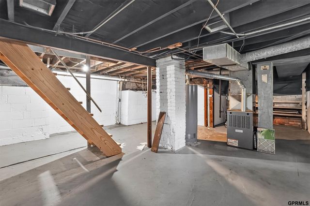 4215 Grant Street, Omaha, NE 68111