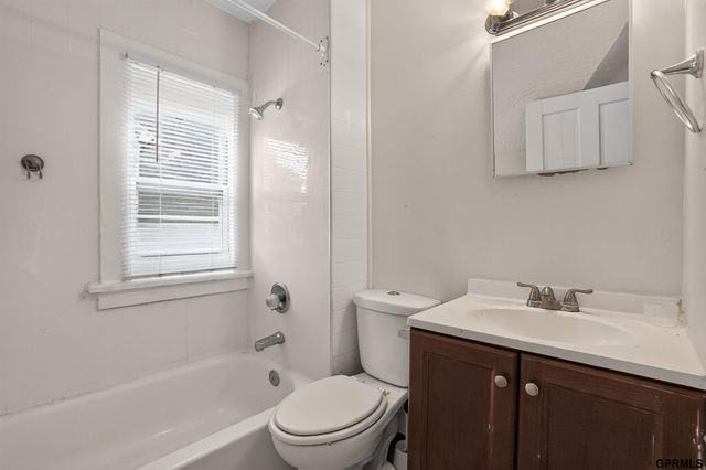 4215 Grant Street, Omaha, NE 68111