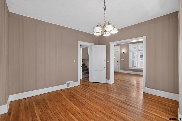 4215 Grant Street, Omaha, NE 68111