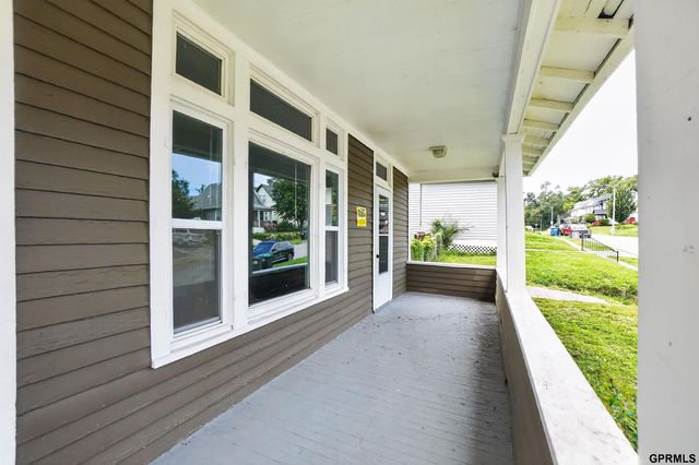 4215 Grant Street, Omaha, NE 68111