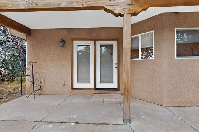 15 Falling Star Drive, Tijeras, NM 87059