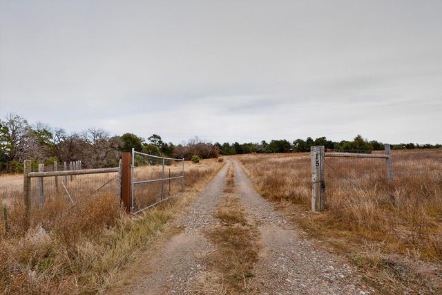 15 Falling Star Drive, Tijeras, NM 87059