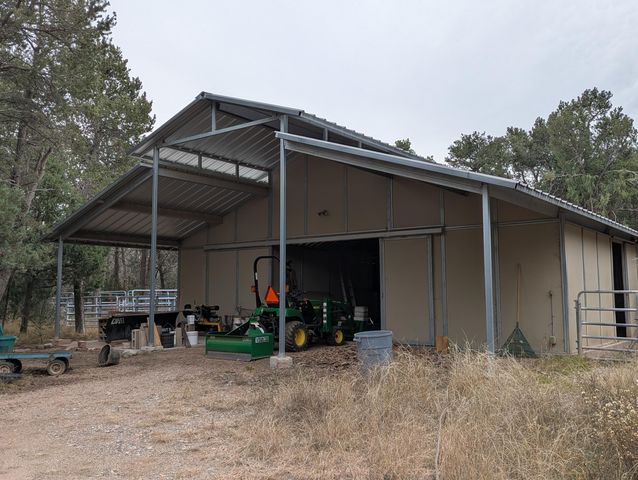 15 Falling Star Drive, Tijeras, NM 87059