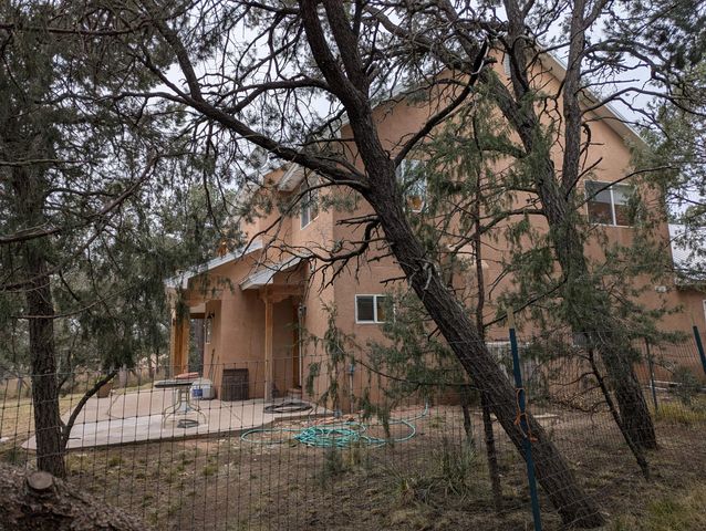 15 Falling Star Drive, Tijeras, NM 87059