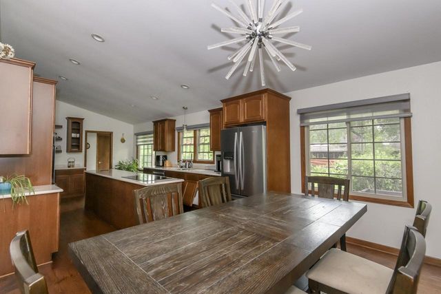 8934 N Lake DRIVE, Bayside, WI 53217