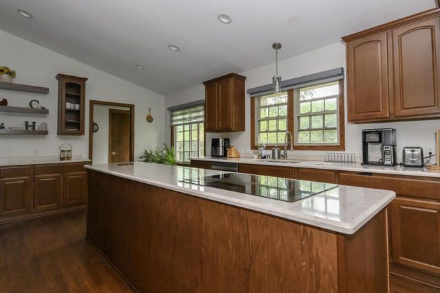 8934 N Lake DRIVE, Bayside, WI 53217