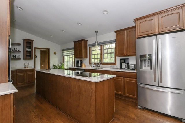 8934 N Lake DRIVE, Bayside, WI 53217