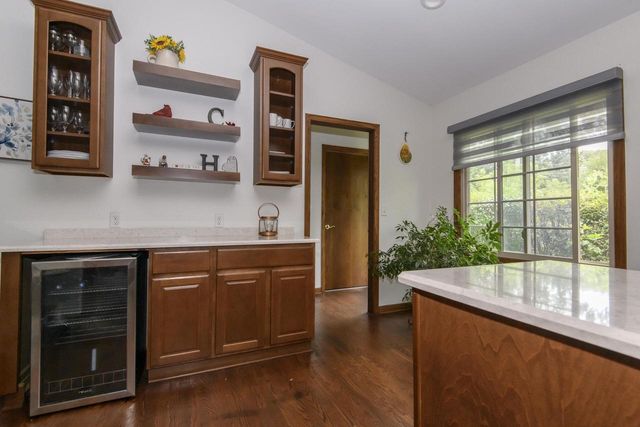 8934 N Lake DRIVE, Bayside, WI 53217
