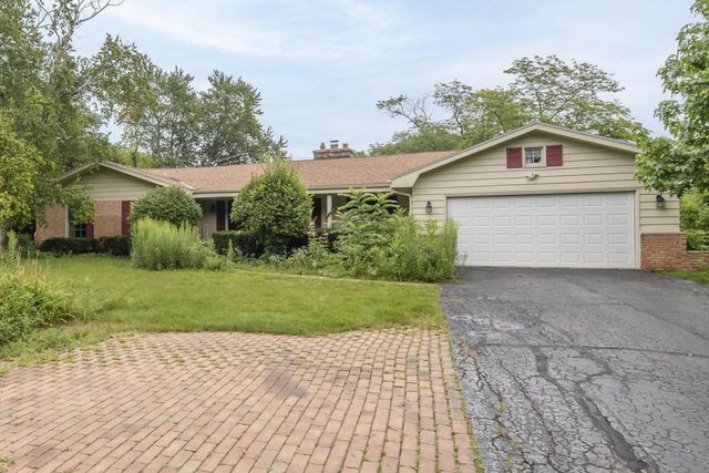 8934 N Lake DRIVE, Bayside, WI 53217