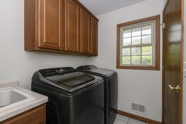 8934 N Lake DRIVE, Bayside, WI 53217