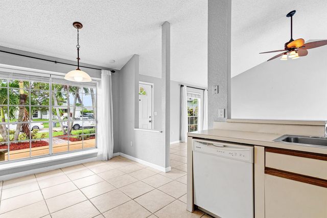 5456 Courtney Circle, Boynton Beach, FL 33472