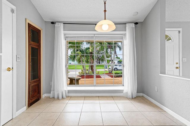 5456 Courtney Circle, Boynton Beach, FL 33472