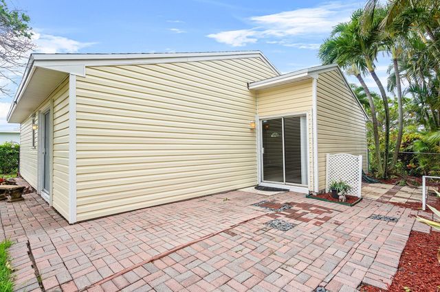 5456 Courtney Circle, Boynton Beach, FL 33472