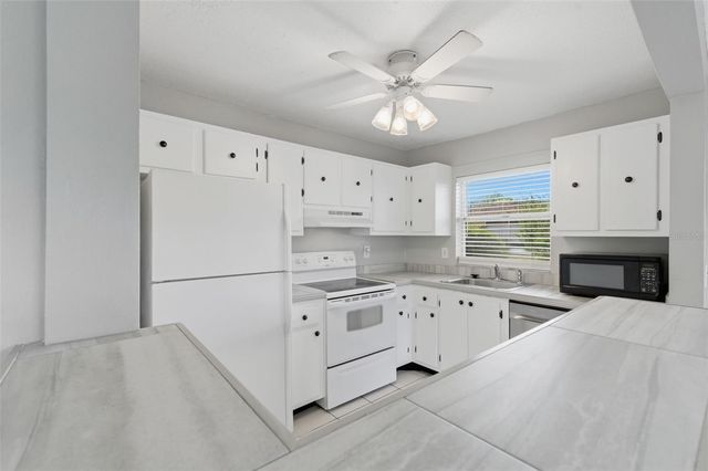 9992 86TH STREET, Seminole, FL 33777