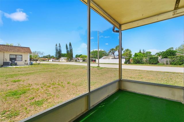 9992 86TH STREET, Seminole, FL 33777