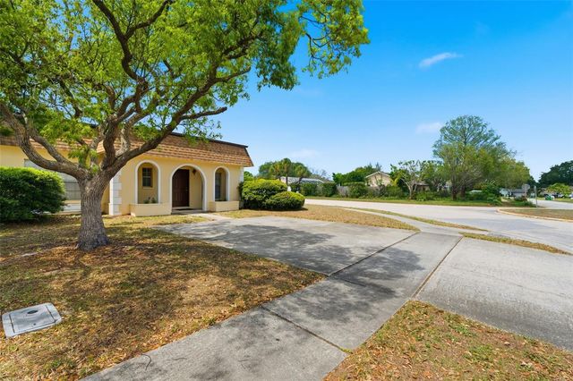 9992 86TH STREET, Seminole, FL 33777