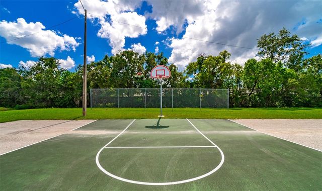 9992 86TH STREET, Seminole, FL 33777