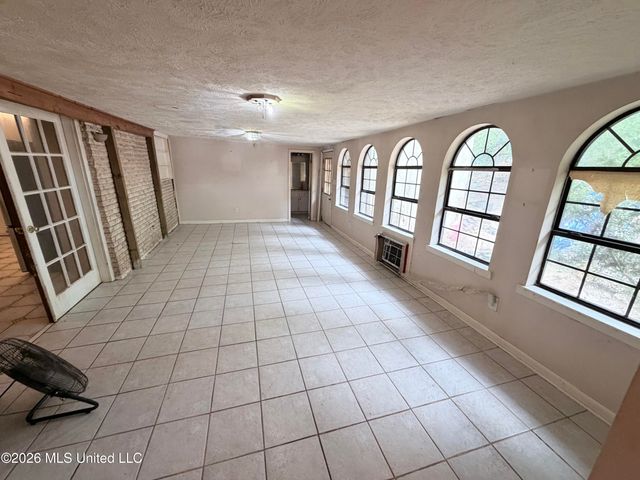 1723 Woodburn Street, Jackson, MS 39212