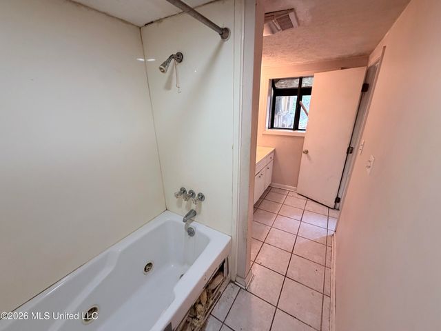 1723 Woodburn Street, Jackson, MS 39212