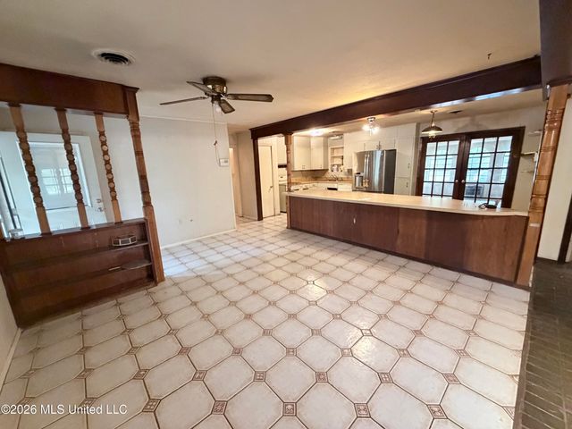 1723 Woodburn Street, Jackson, MS 39212