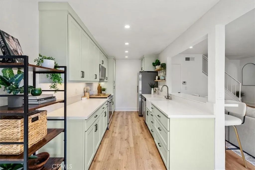 1196 Landsburn Circle, Westlake Village, CA 91361