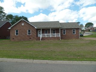 458 Robins Trl, Westmoreland, TN 37186
