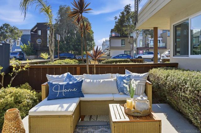 802 Ostend Ct, San Diego, CA 92109