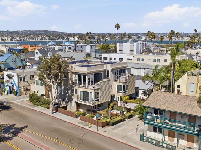 802 Ostend Ct, San Diego, CA 92109