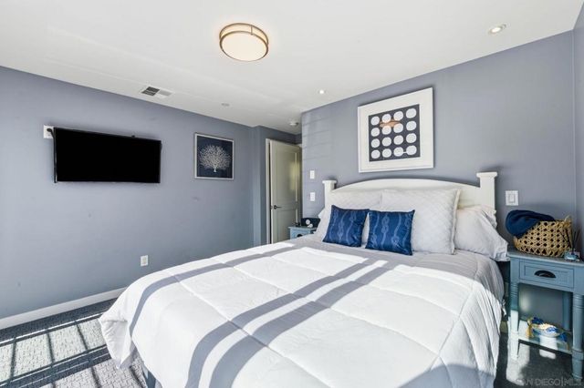 802 Ostend Ct, San Diego, CA 92109
