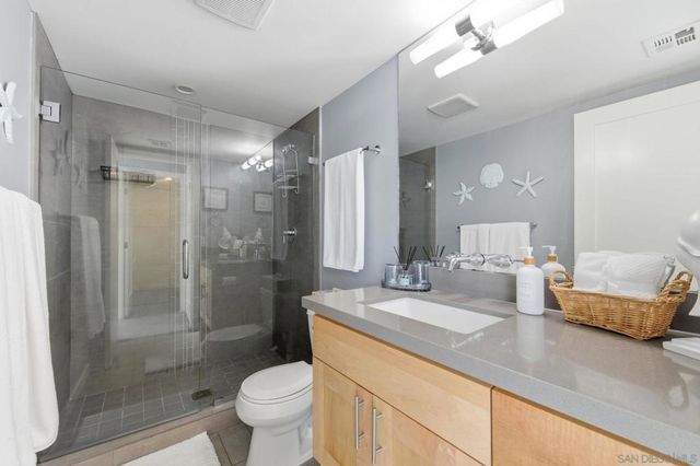 802 Ostend Ct, San Diego, CA 92109