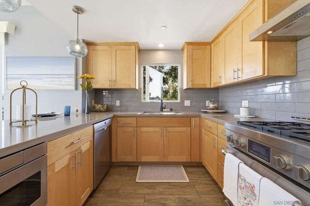 802 Ostend Ct, San Diego, CA 92109