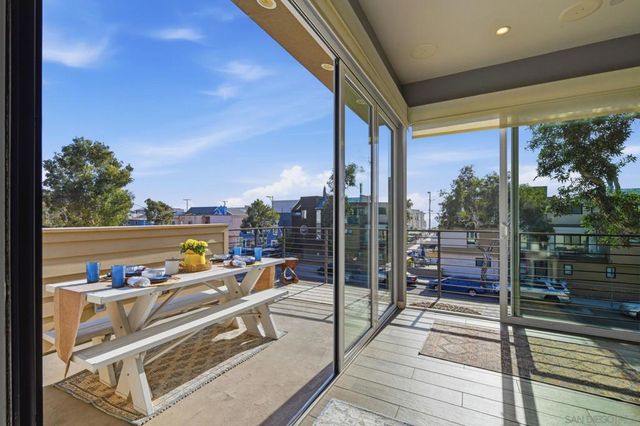 802 Ostend Ct, San Diego, CA 92109