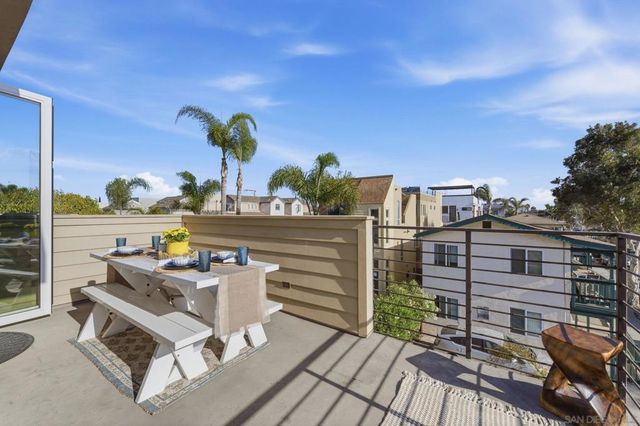 802 Ostend Ct, San Diego, CA 92109