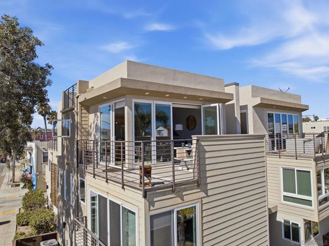 802 Ostend Ct, San Diego, CA 92109