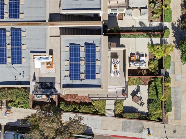 802 Ostend Ct, San Diego, CA 92109
