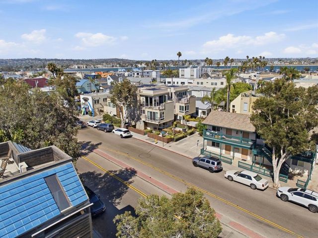 802 Ostend Ct, San Diego, CA 92109