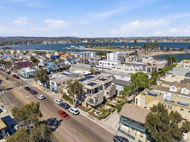 802 Ostend Ct, San Diego, CA 92109