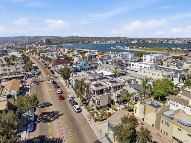 802 Ostend Ct, San Diego, CA 92109