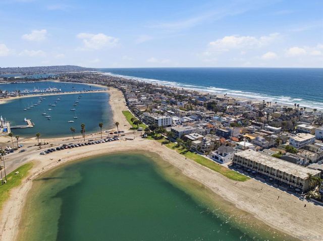 802 Ostend Ct, San Diego, CA 92109