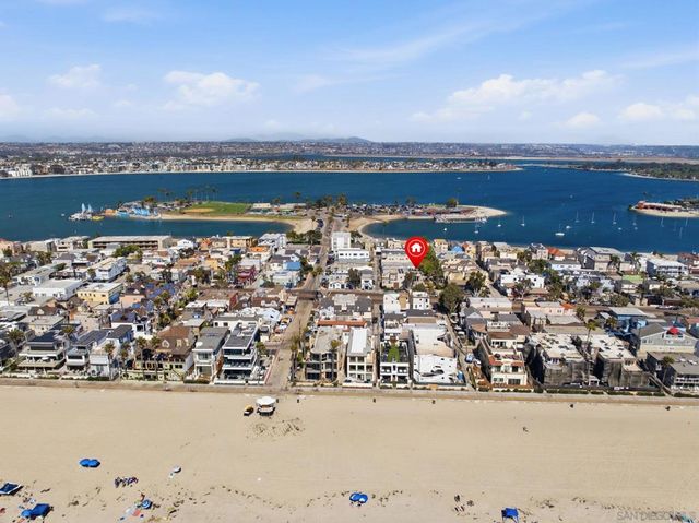 802 Ostend Ct, San Diego, CA 92109