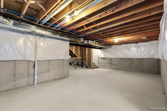 1335 E Cambourne Street, Ferndale, MI 48220