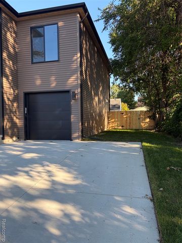 1335 E Cambourne Street, Ferndale, MI 48220