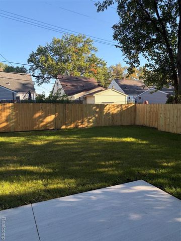 1335 E Cambourne Street, Ferndale, MI 48220