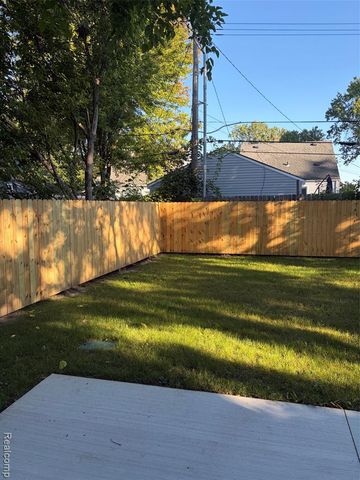 1335 E Cambourne Street, Ferndale, MI 48220