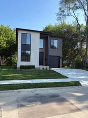 1335 E Cambourne Street, Ferndale, MI 48220