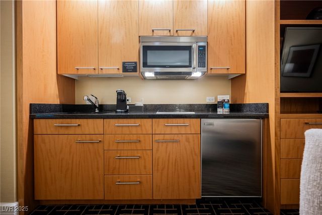 2000 North Fashion Show Drive 1623, Las Vegas, NV 89109