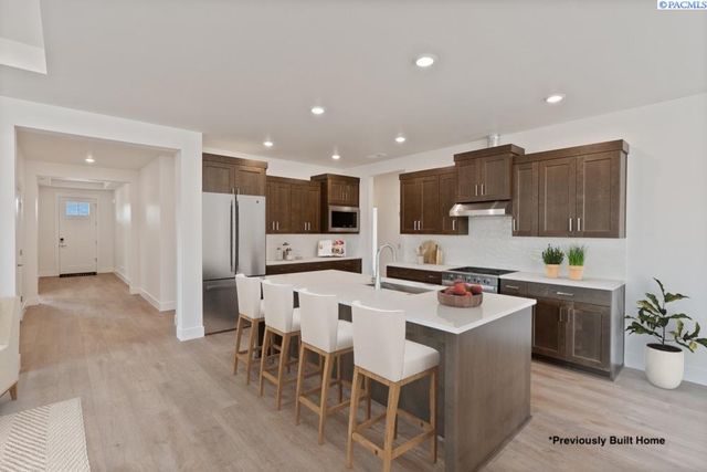 2956 Vistara Way, Richland, WA 99354