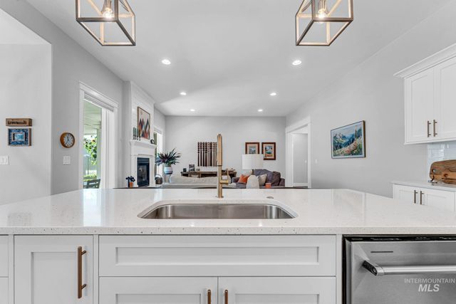 2226 Coolwater Street, Twin Falls, ID 83301