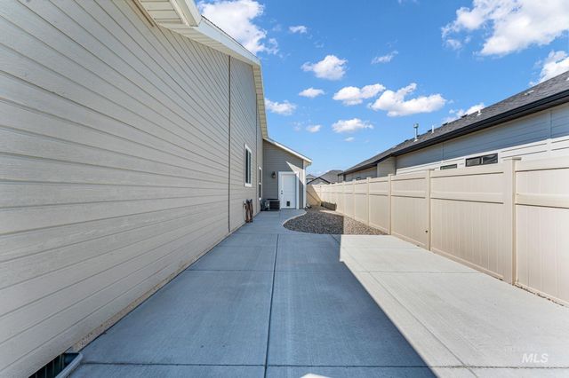 2226 Coolwater Street, Twin Falls, ID 83301